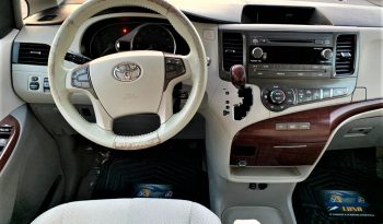 Toyota Sienna 2011 lleno