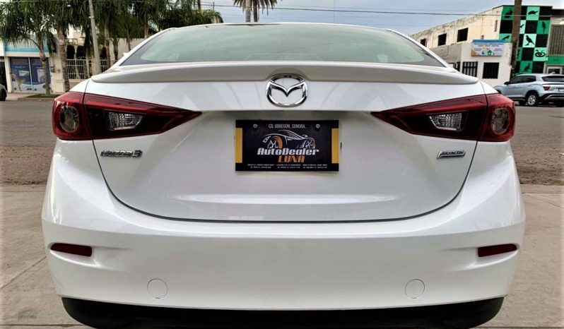 Mazda 3 2018 lleno