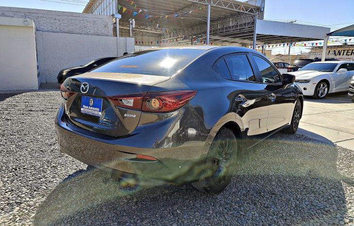 Mazda 3 2015 lleno