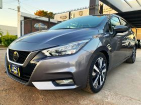 Nissan Versa Platinum CVT 2021