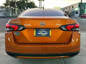 Nissan Versa Advance 2020