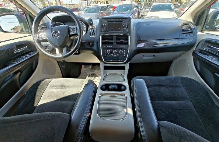 Dodge Grand Caravan 2016 lleno
