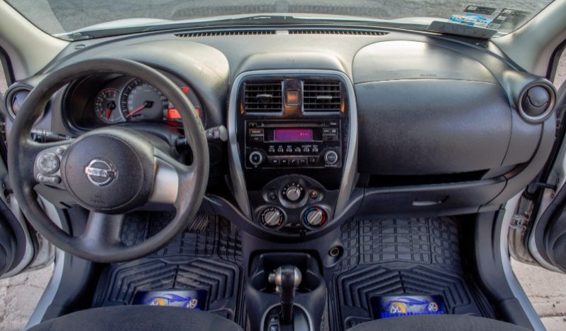 Nissan March 2018 lleno