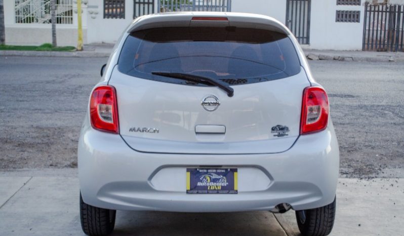Nissan March 2018 lleno