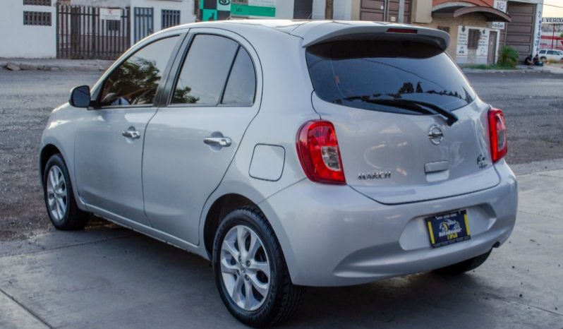 Nissan March 2018 lleno