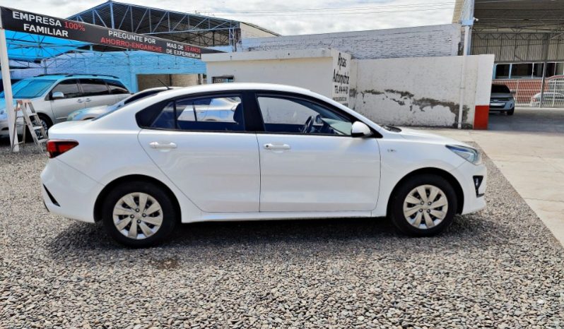 Kia Rio 2021 lleno