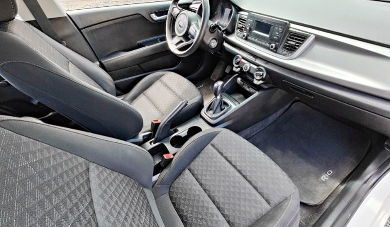 Kia Rio 2021 lleno