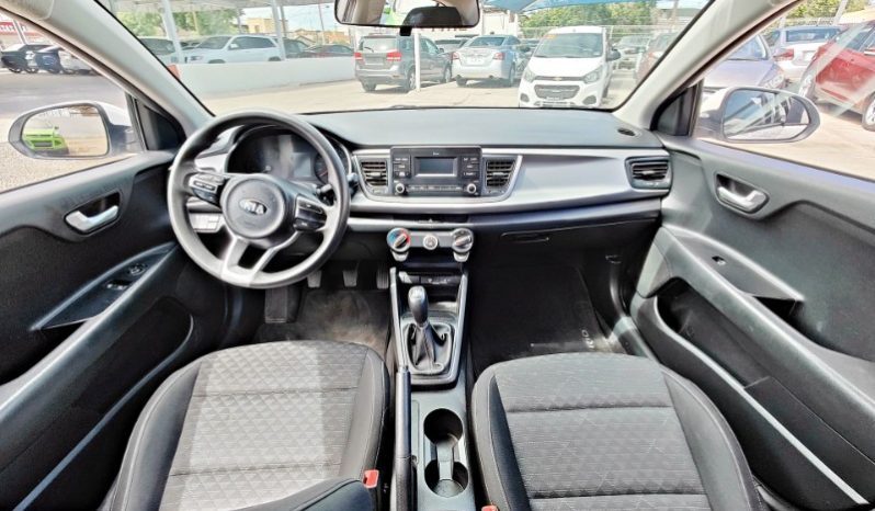 Kia Rio 2021 lleno