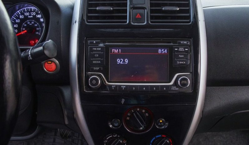 Nissan Versa 2017 lleno