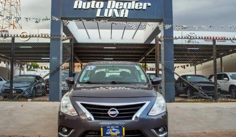 Nissan Versa 2017 lleno