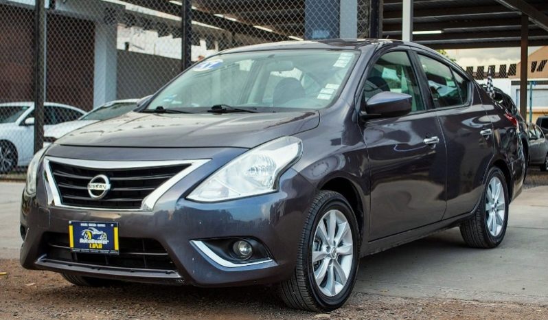 Nissan Versa 2017 lleno