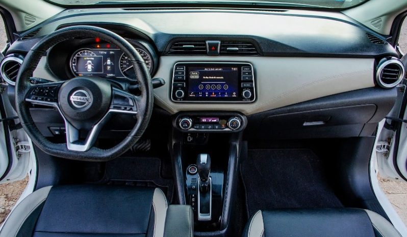 Nissan Versa 2020 lleno