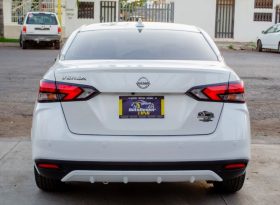 Nissan Versa Platinum,2020