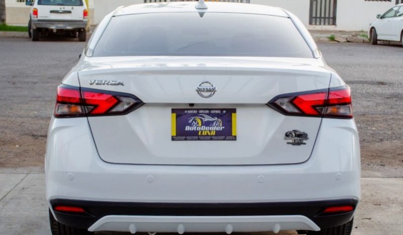 Nissan Versa 2020 lleno