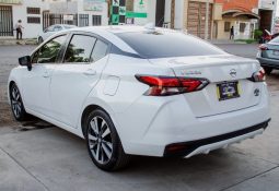 Nissan Versa 2020 lleno