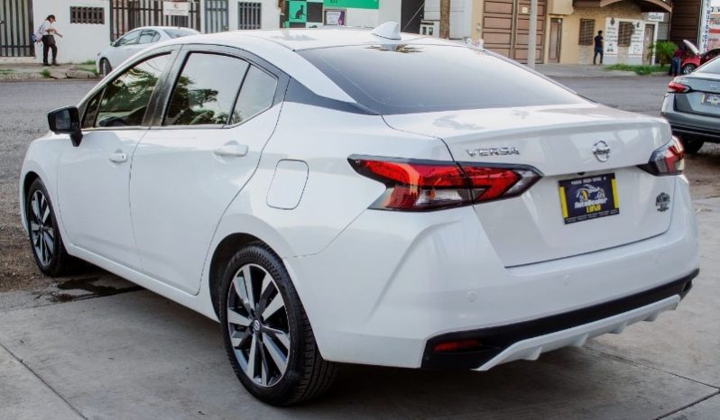 Nissan Versa 2020 lleno