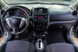 Nissan Versa 2018 lleno
