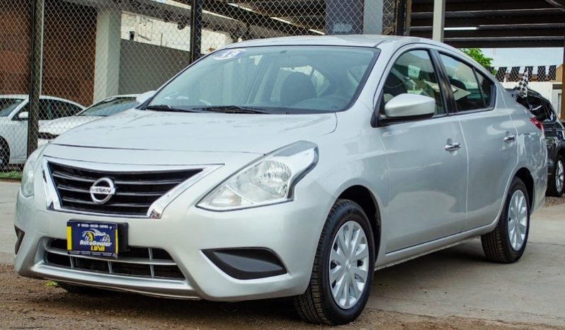 Nissan Versa 2018 lleno