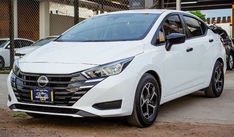 Nissan Versa 2024 lleno