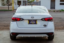 Nissan Versa 2024 lleno