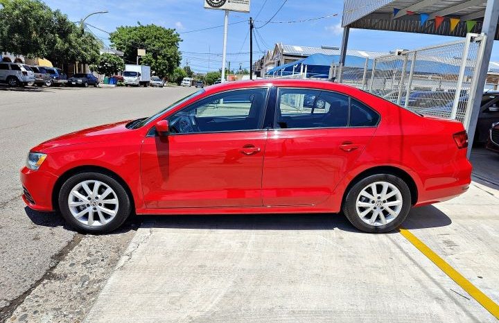 Volkswagen Jetta 2015 lleno