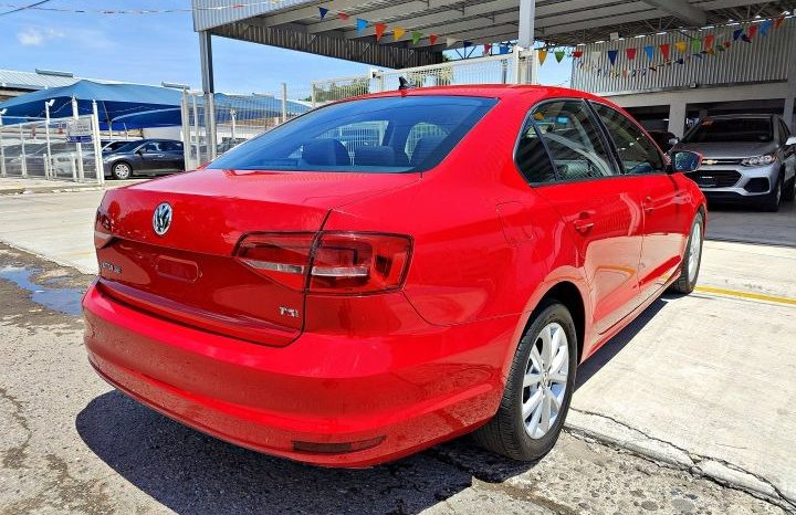 Volkswagen Jetta 2015 lleno