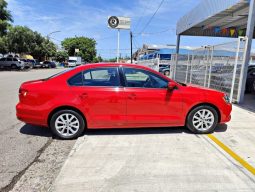 Volkswagen Jetta 2015 lleno