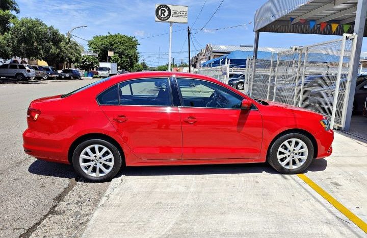 Volkswagen Jetta 2015 lleno