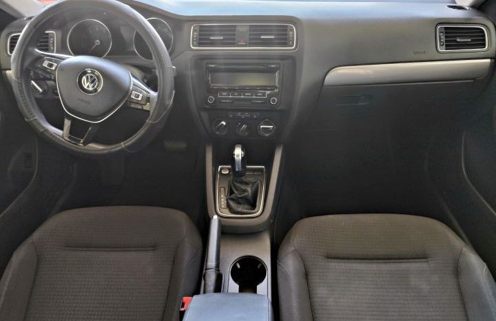 Volkswagen Jetta 2015 lleno