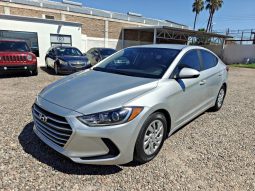 Hyundai Elantra 2017 lleno