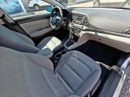 Hyundai Elantra 2017 lleno