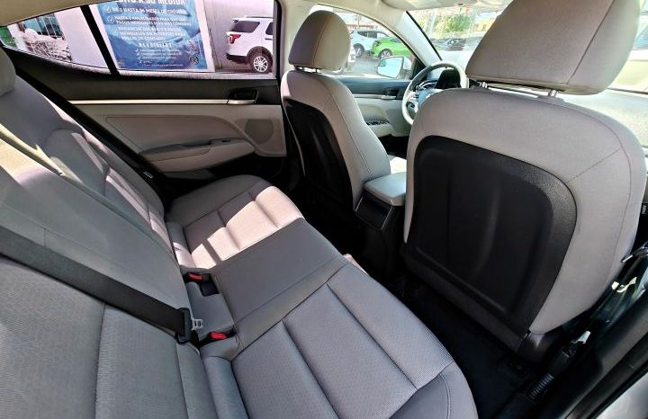 Hyundai Elantra 2017 lleno