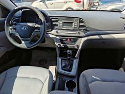 Hyundai Elantra 2017 lleno