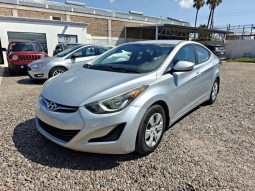 Hyundai Elantra 2016 lleno