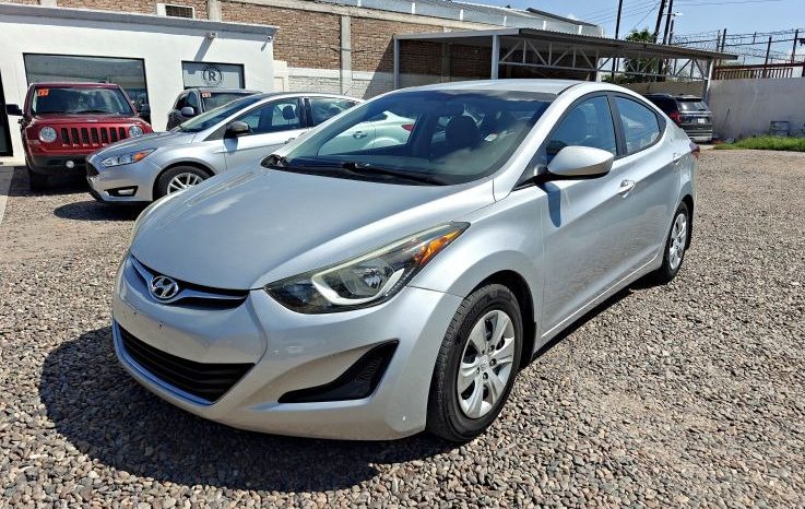 Hyundai Elantra 2016 lleno