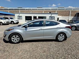 Hyundai Elantra 2016 lleno