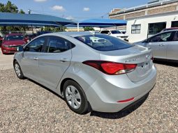 Hyundai Elantra 2016 lleno