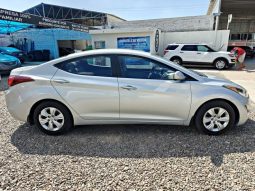 Hyundai Elantra 2016 lleno