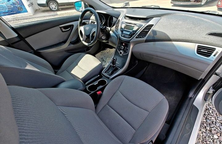 Hyundai Elantra 2016 lleno
