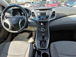Hyundai Elantra 2016 lleno