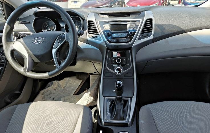 Hyundai Elantra 2016 lleno