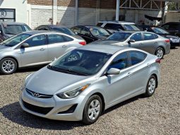 Hyundai Elantra 2016 lleno