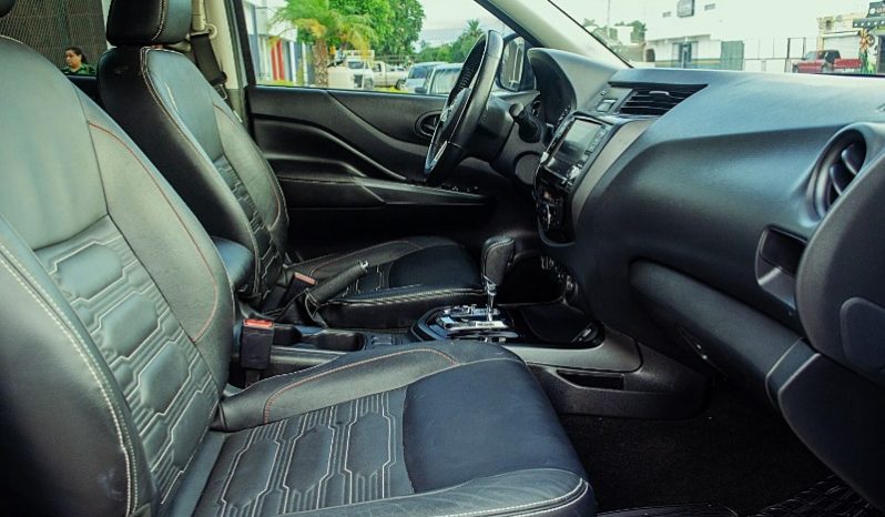 Nissan Frontier 2023 lleno