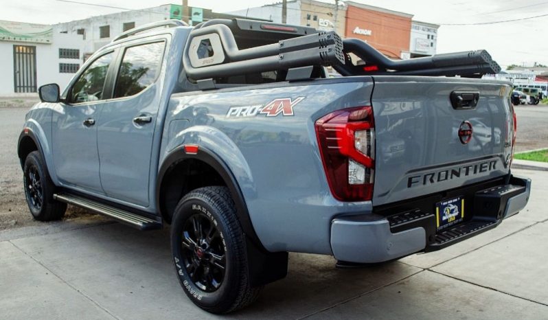 Nissan Frontier 2023 lleno