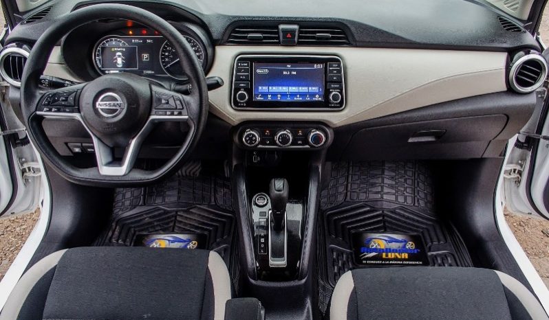 Nissan Versa 2022 lleno