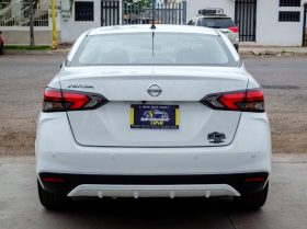 Nissan Versa Advance, 2022