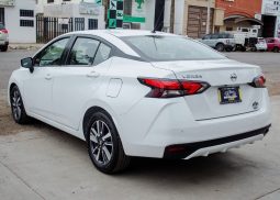 Nissan Versa 2022 lleno