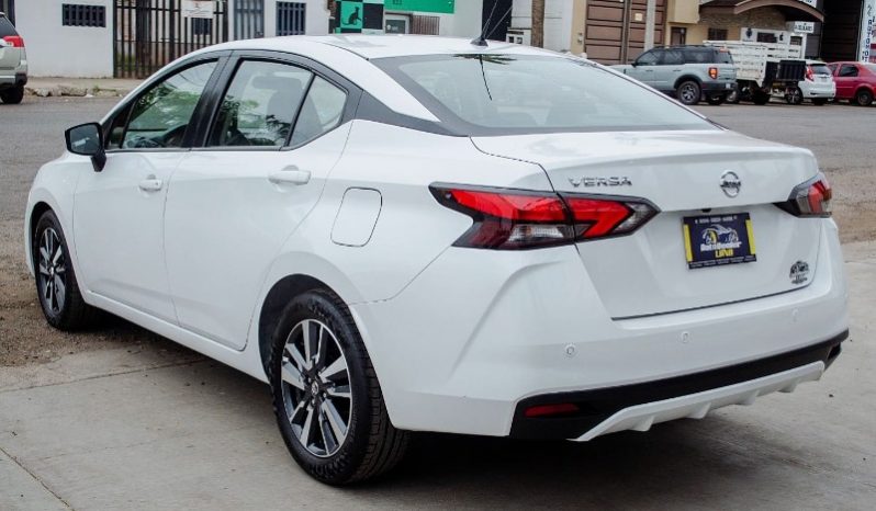Nissan Versa 2022 lleno
