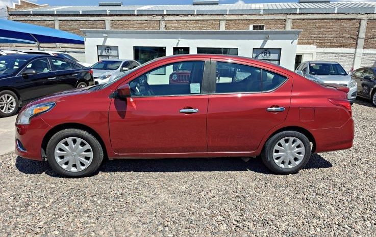 Nissan Versa 2016 lleno