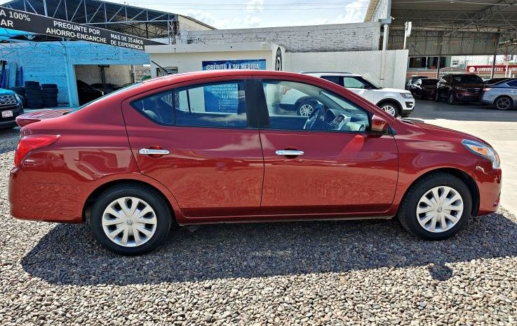 Nissan Versa 2016 lleno